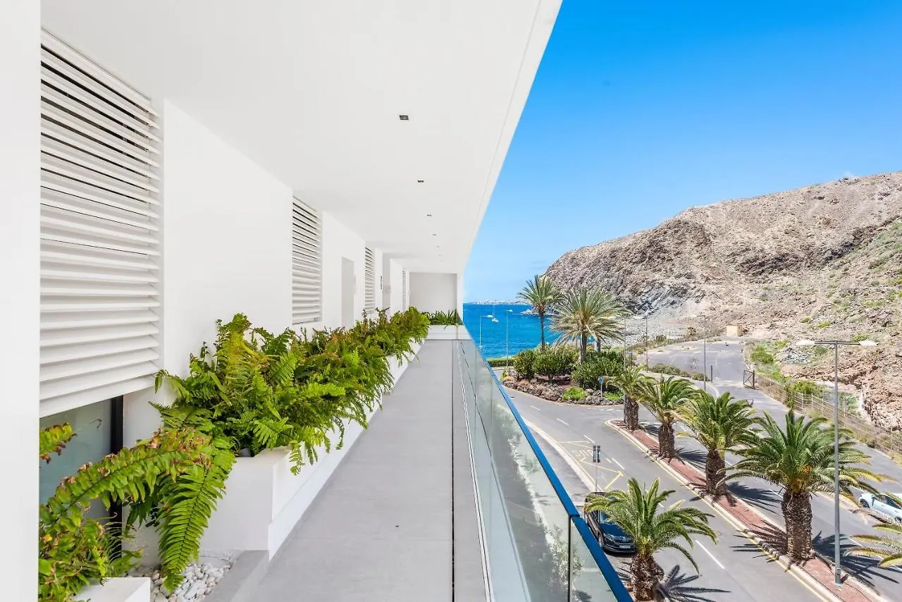 New Luxury Apartment First Line Sea View بالم مار